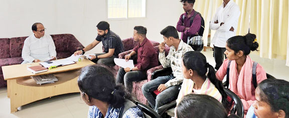 बीए अंतिम वर्ष में 85 फीसदी छात्राएं अंग्रेजी में फेल बीए अंतिम वर्ष में 85 फीसदी छात्राएं अंग्रेजी में फेल