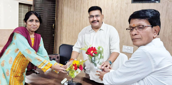 संभागीय संयुक्त संचालक ने शिक्षा विभाग के कार्यों की समीक्षा की संभागीय संयुक्त संचालक ने शिक्षा विभाग के कार्यों की समीक्षा की