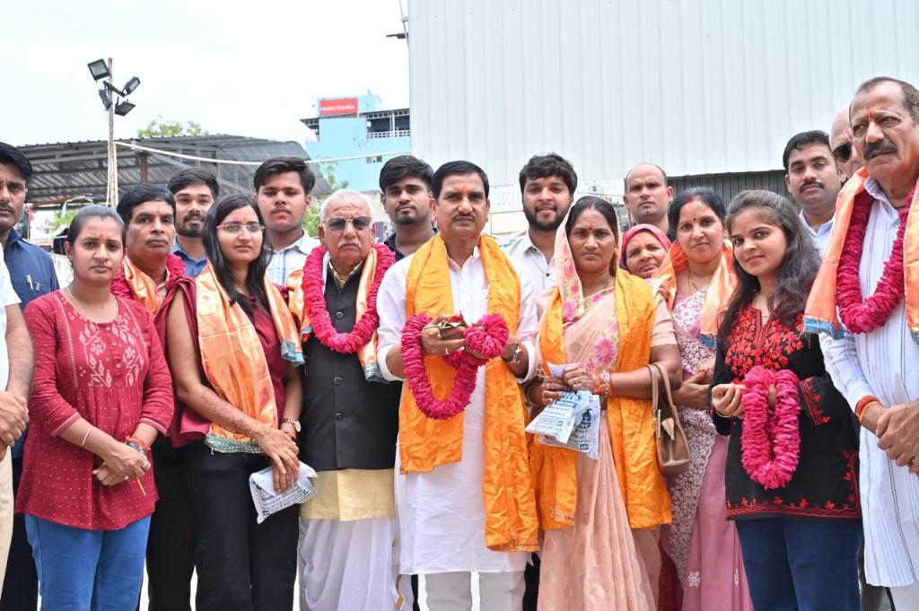 तोखन साहू सपरिवार खाटूधाम पहुंचे, श्याम बाबा के किए दर्शन