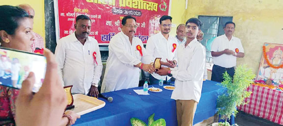 शाला प्रवेश उत्सव, विधायक मिंज हुए शामिल