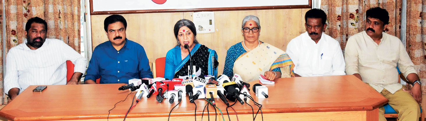 नन की गिरफ्तारी मनगढ़ंत एजेंडे, और दस्तावेजों से छत्तीसगढ़ में संविधान से परे राजनीति-वृंदा