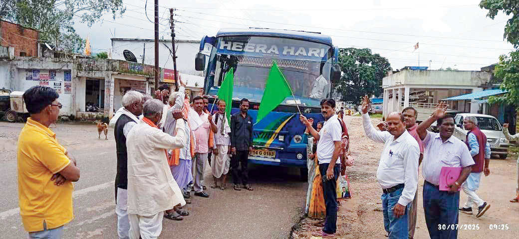  रामलला दर्शन के लिए 204 श्रद्धालु अयोध्या धाम रवाना