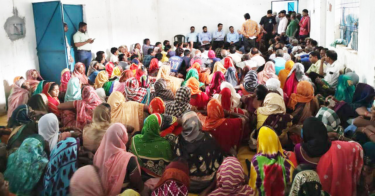 उरबा की सभा में आधे दर्जन गांव के ग्रामीण जुटे