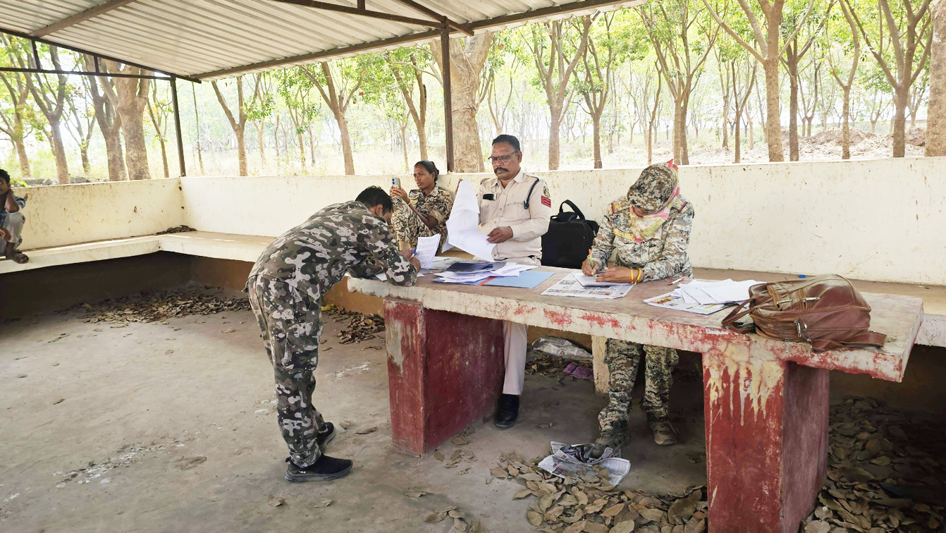 विवाद : डंडे से पीट-पीटकर महिला की हत्या, महिला गिरफ्तार