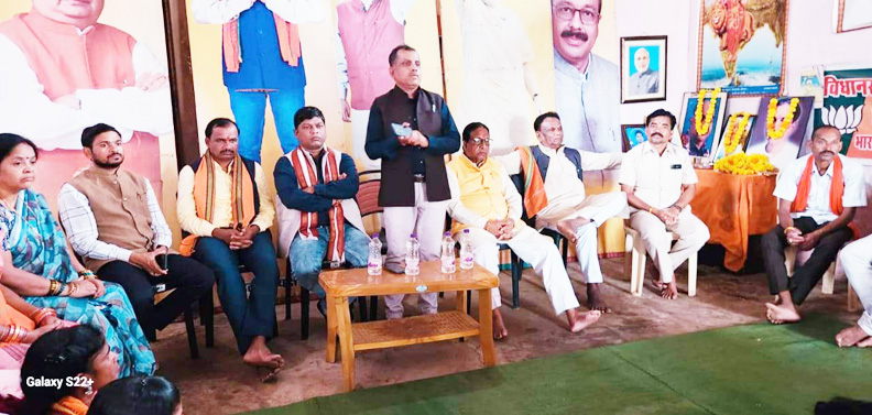 ज़मीनी स्तर पर हो केन्द्र व राज्य की जनकल्याणकारी योजनाओं का क्रियान्वयन-वेदप्रकाश