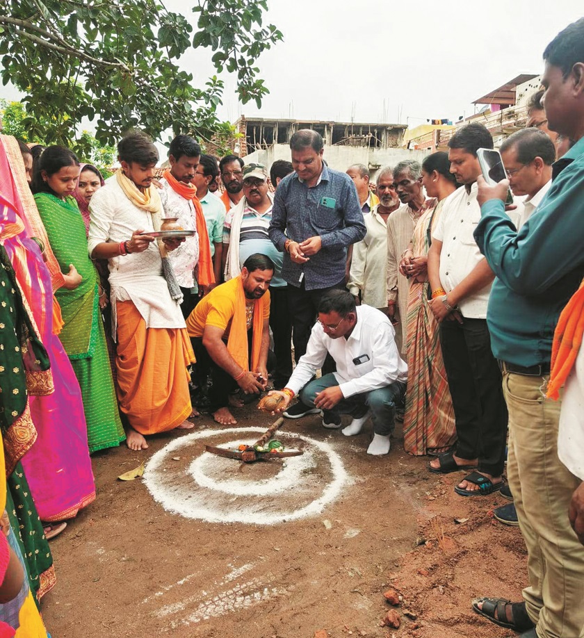 महापौर ने किया नाली व रोड निर्माण के लिए भूमिपूजन