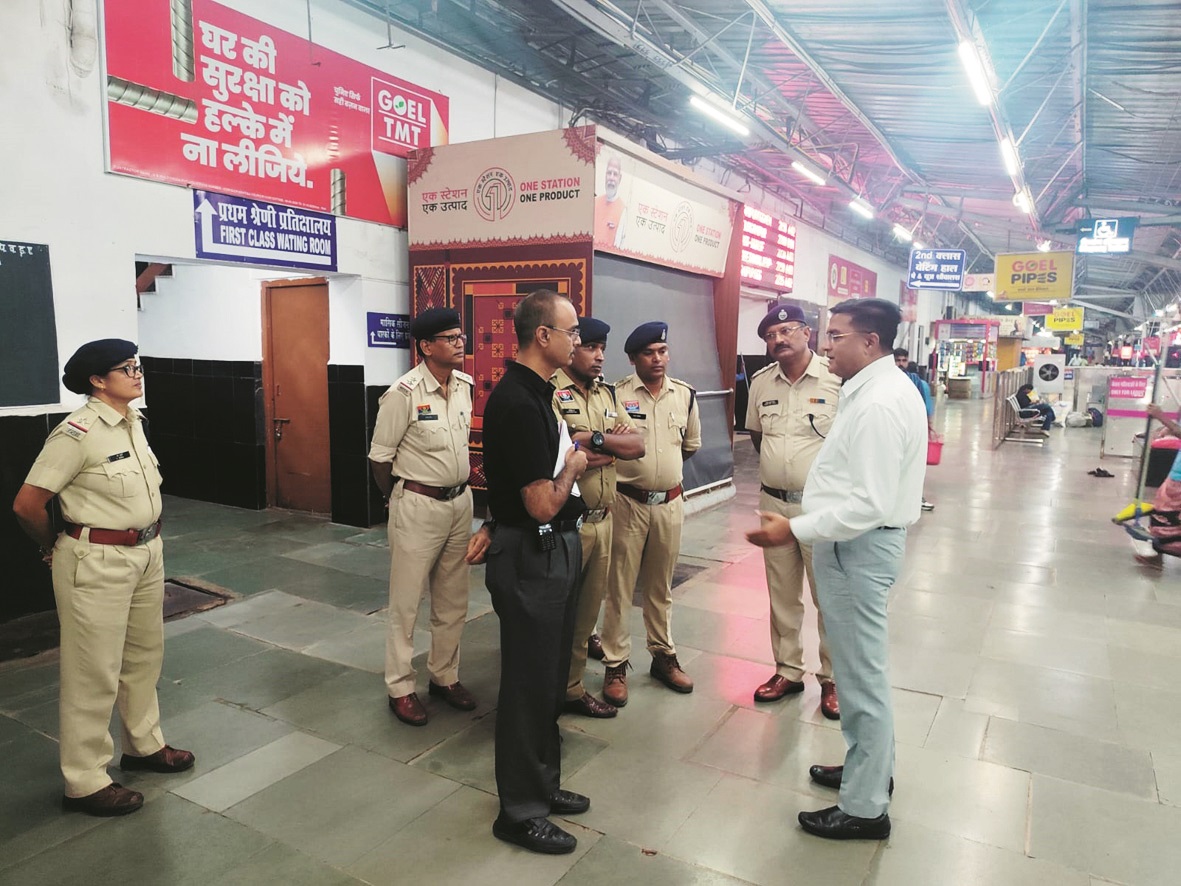 एसएसपी ने स्टेशन का किया निरीक्षण, कई खामियां मिलीं