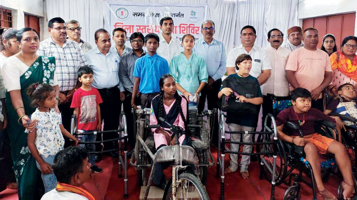 दिव्यांग बच्चों के लिए जिला स्तरीय मेगा शिविर