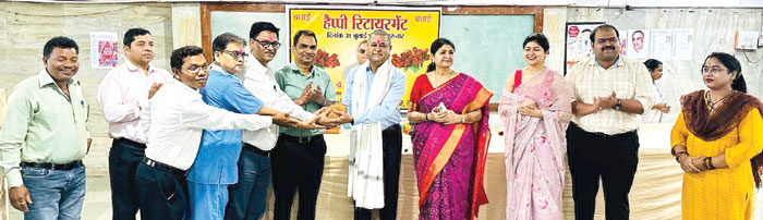  सेवानिवृत्ति पर डॉ. शुक्ला को विदाई