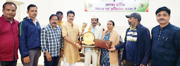 बीआईओएम किरंदुल एनएमडीसी में सेवानिवृत्त दो कर्मियों को दी विदाई