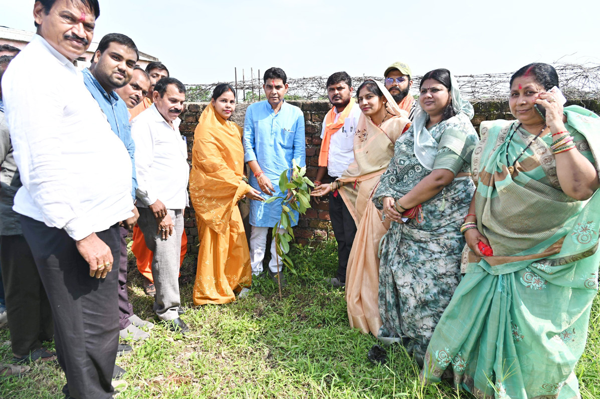  स्वच्छ पर्यावरण के लिए पौधरोपण जरुरी -टंकराम वर्मा