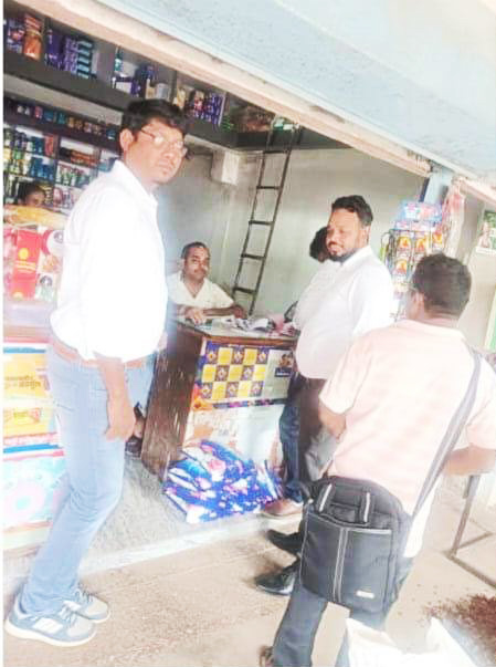 स्कूल के 100 मीटर पर दुकानों में तम्बाकू उत्पाद बेचा,  दुकानदारों पर जुर्माना