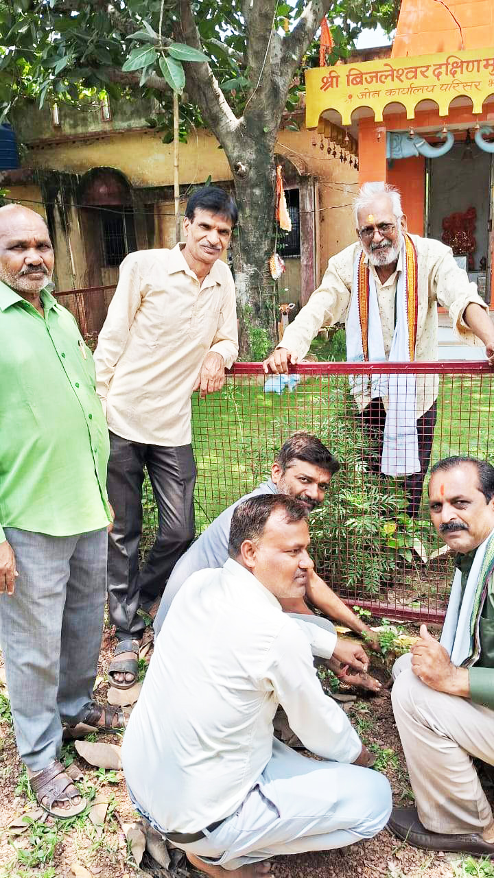 तुलसी जयंती पर पौधारोपण-अनुष्ठान