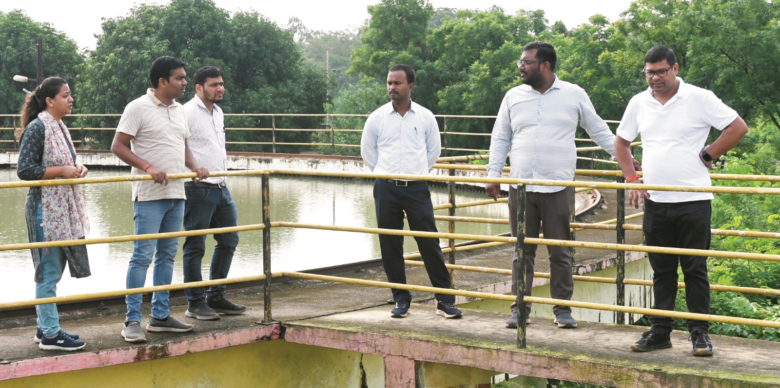 आयुक्त ने फिल्टर प्लांट में स्थापित ऑनग्रिड सोलर सिस्टम का किया निरीक्षण  