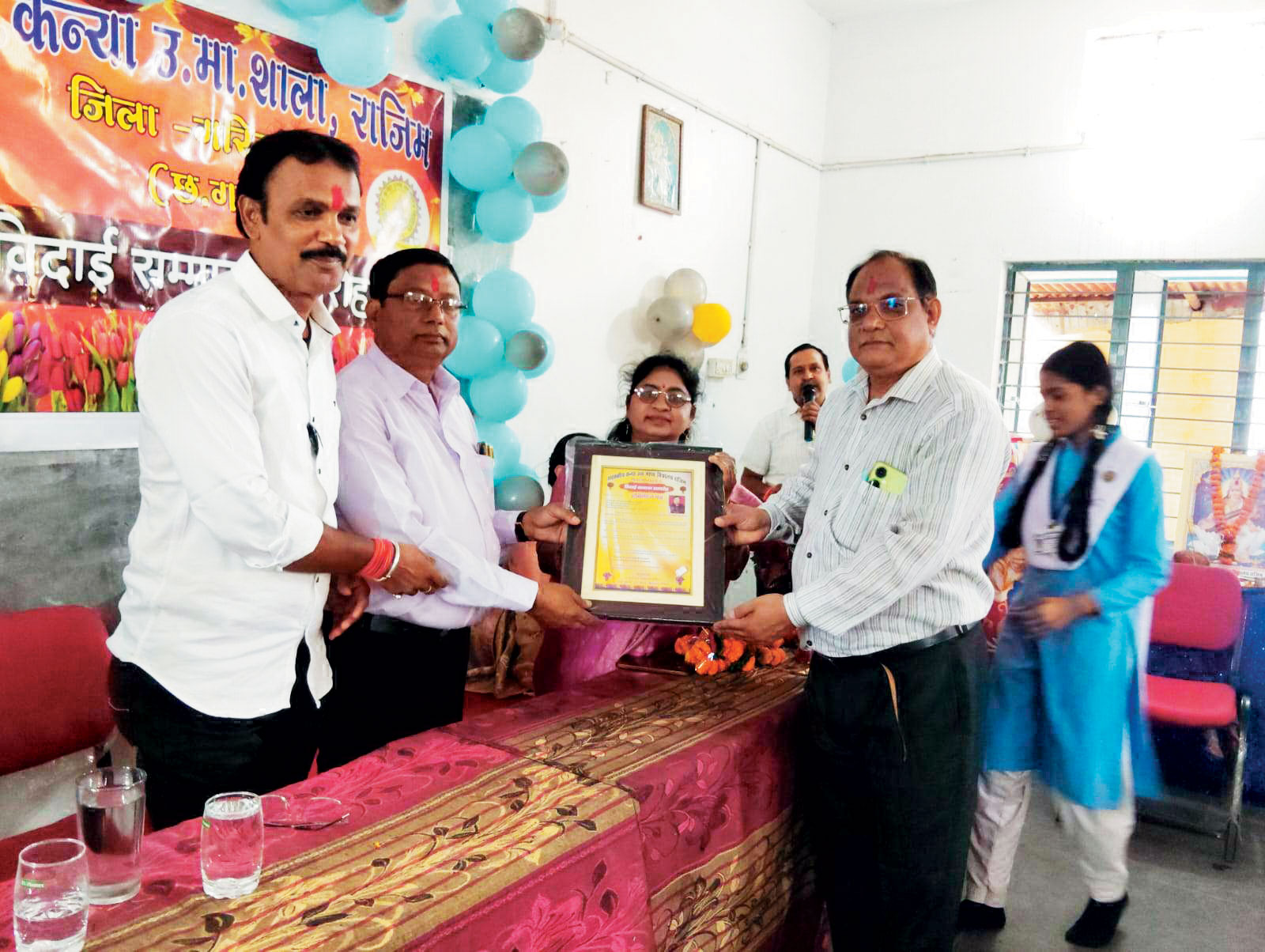 गुरु अज्ञानता के अंधकार को दूर कर ज्ञान का प्रकाश देते हैं- महेश यादव