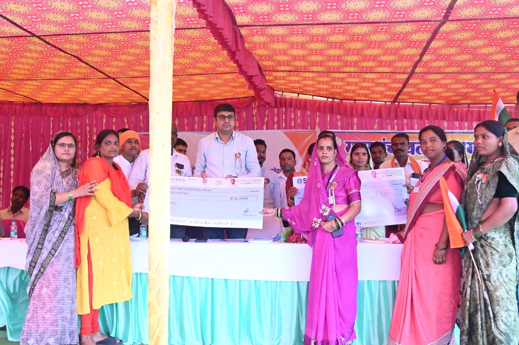 सीएम के औचक दौरे वाले गांव में पहुंचा प्रशासन, गांव वालों ने कहा-अब लगा सुनती भी है सरकार