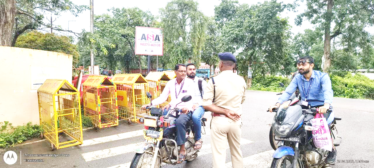 यातायात नियमों का उल्लंघन, सरकारी कर्मियों पर दोगुना चालान