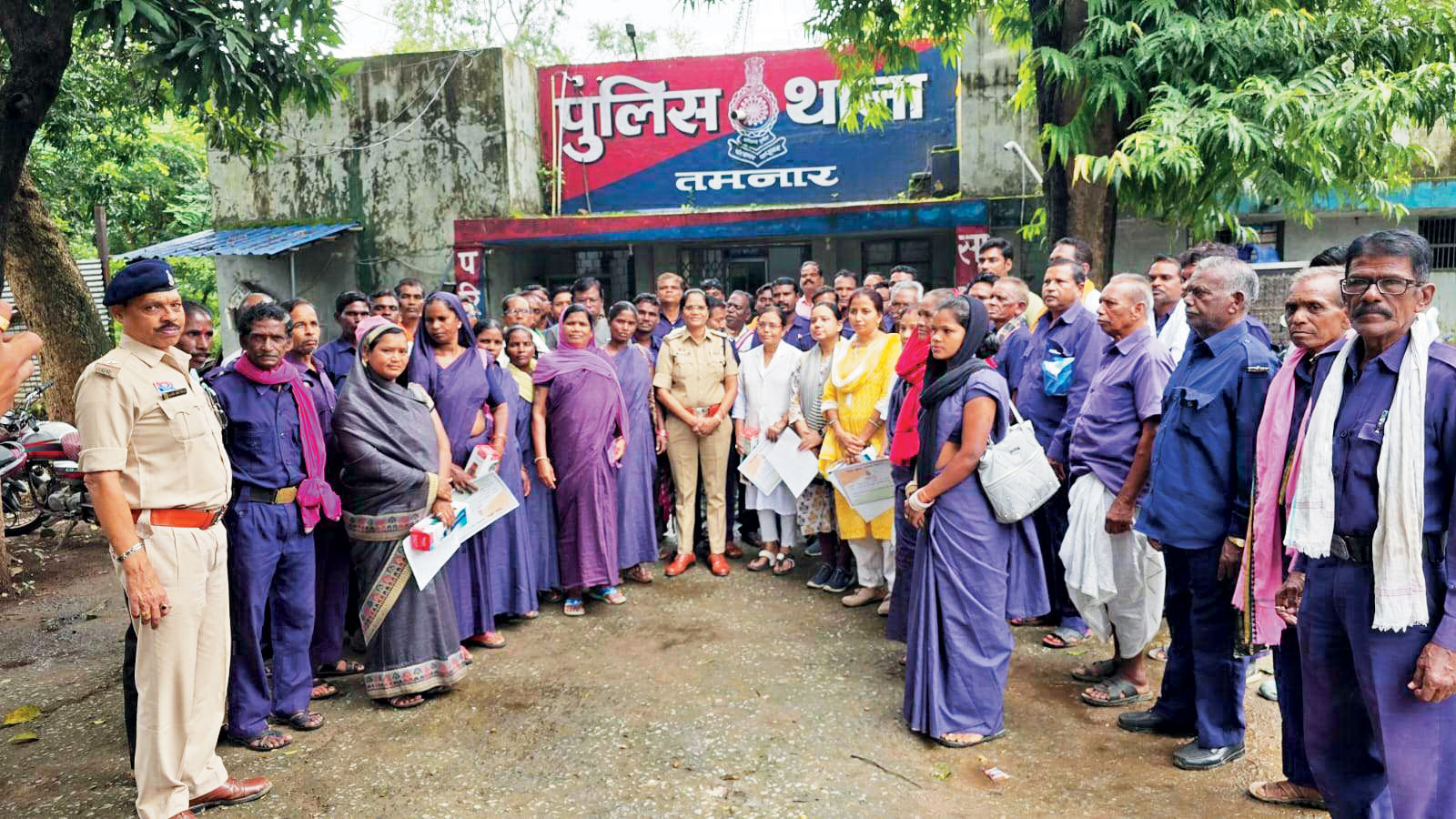 पुसौर और तमनार थानों में कोटवार मीटिंग और नागरिक सम्मान