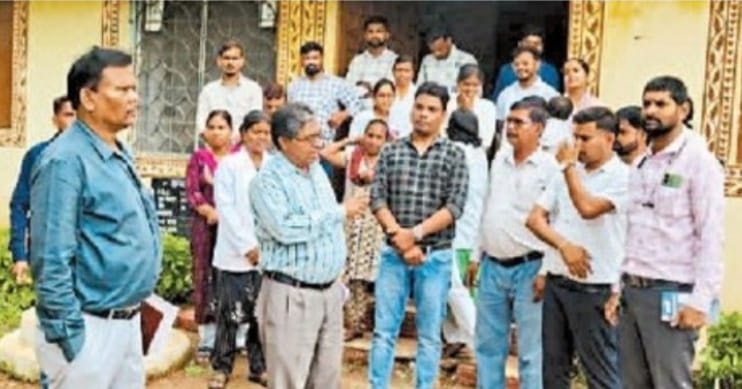 सीएमएचओ ने स्वास्थ्य केंद्रों का किया निरीक्षण