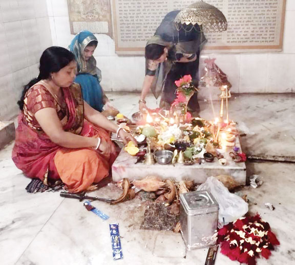 सावन का अंतिम सोमवार, हर-हर महादेव के जयकारों से गूंजे शिवालय