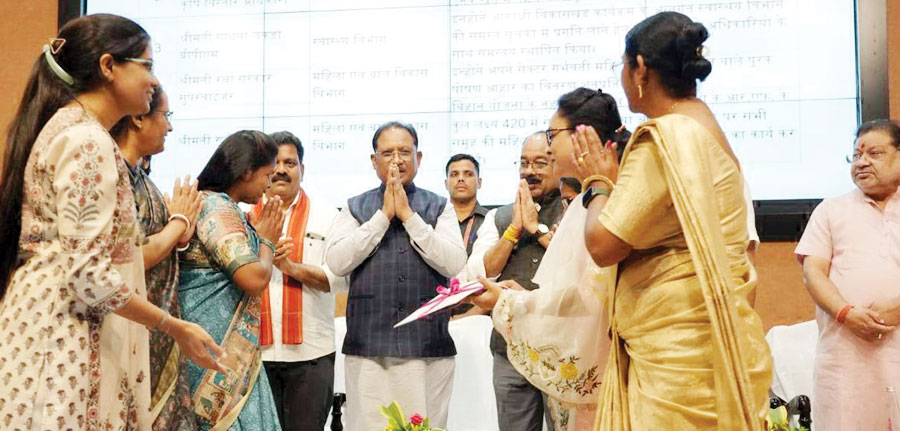 आकांक्षी विकासखंड कार्यक्रम में  लखनपुर ब्लॉक को रजत पदक