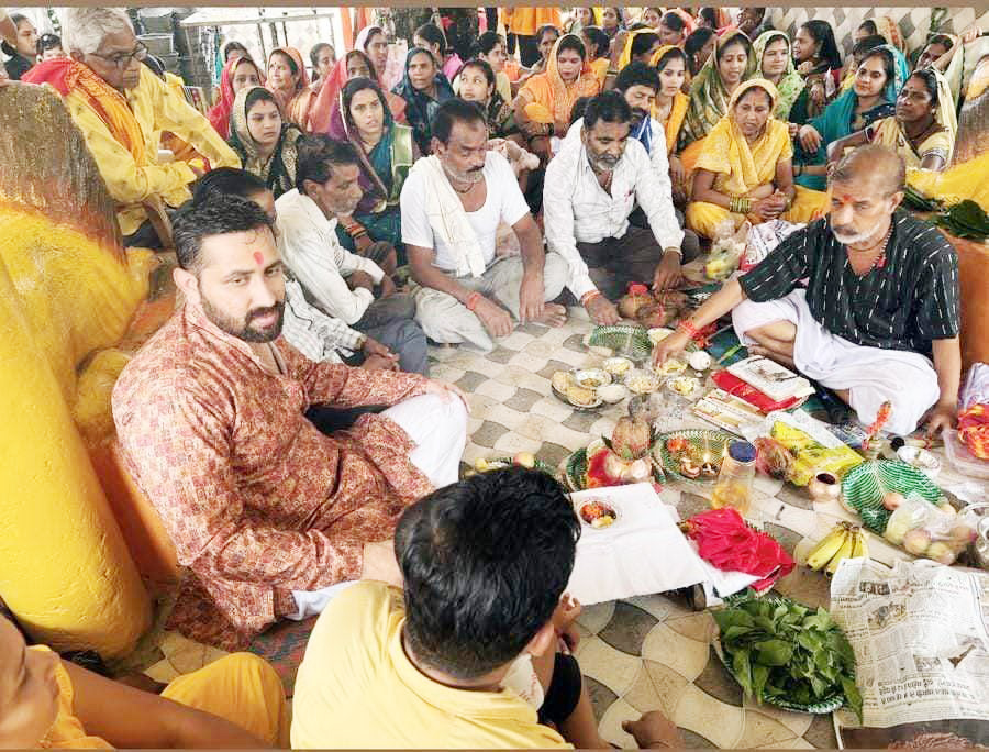 सोमेश्वर महादेव में हुआ जलाभिषेक