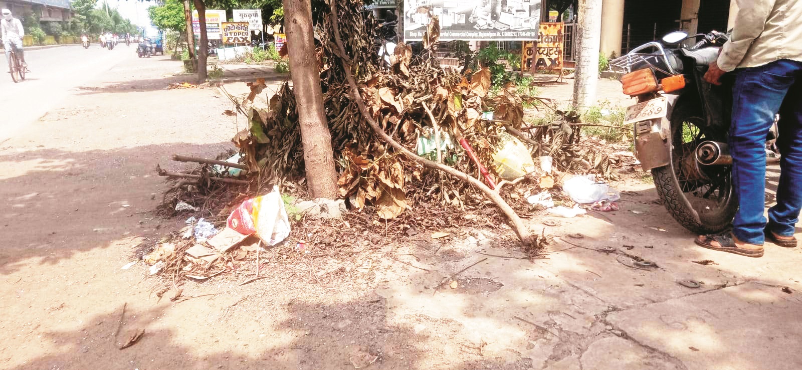 कचरों का उठाव नहीं होने से फैल रही गंदगी