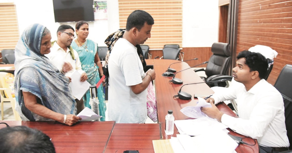 चर्म रोग विशेषज्ञ की नियुक्ति व कैथ लैब के लिए लगाई गुहार