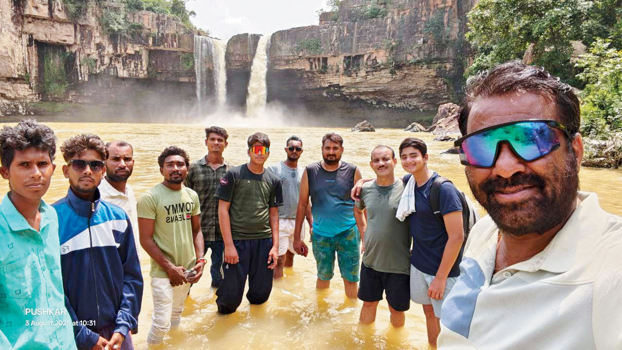 पर्यावरण मित्रों ने की ओडिशा तक बाइक ट्रैकिंग