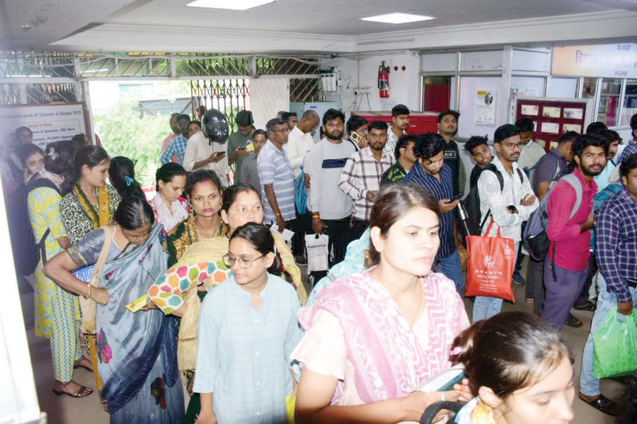 छत्तीसगढ़ के सभी डाकघर आईटी 2.0 से जुड़े, नए साफ्टवेयर, पुराने कंप्यूटर और कमजोर नेटवर्क से घंटों में हो रहा काम