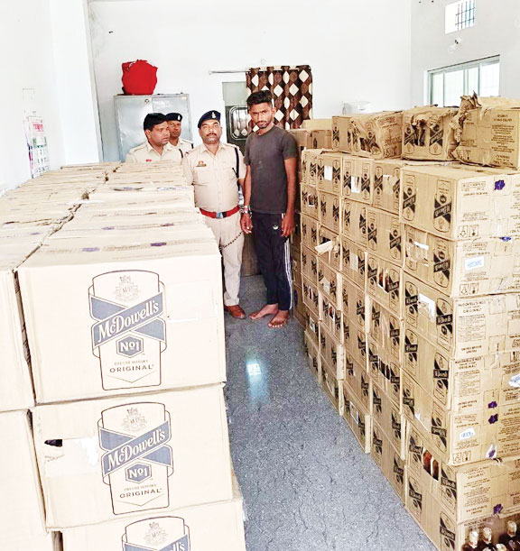 पंजाब से बिहार भेजी जा रही 51 लाख की अवैध शराब जब्त, ड्राइवर को नहीं थी जानकारी