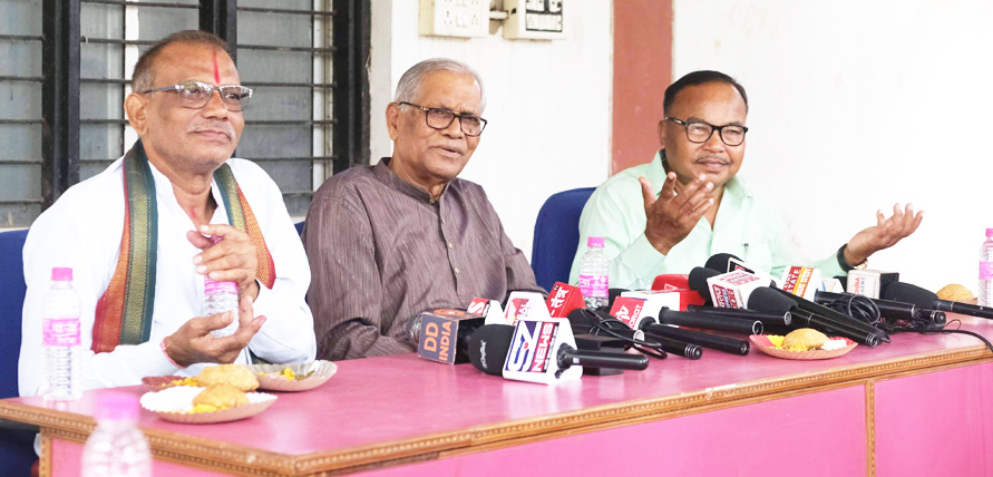 राजनीतिक दल वोट की राजनीति की वजह से अपने उसूलों से हटकर कुछ भी फैसला कर सकते हैं-नेताम