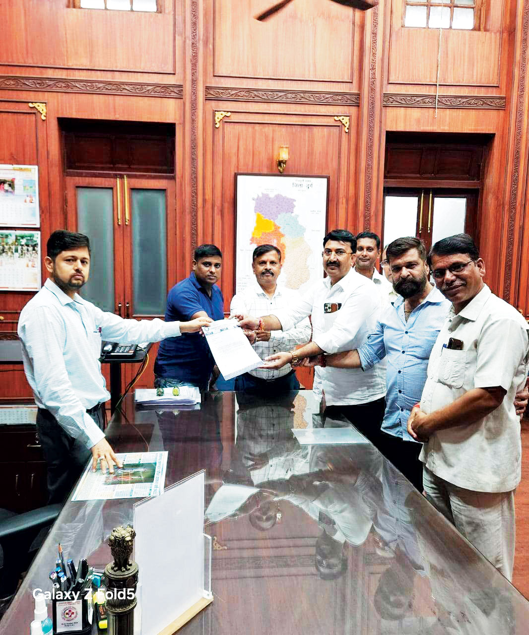 चेम्बर भिलाई इकाई का प्रतिनिधि मंडल ने कलेक्टर को ज्ञापन सौंपा