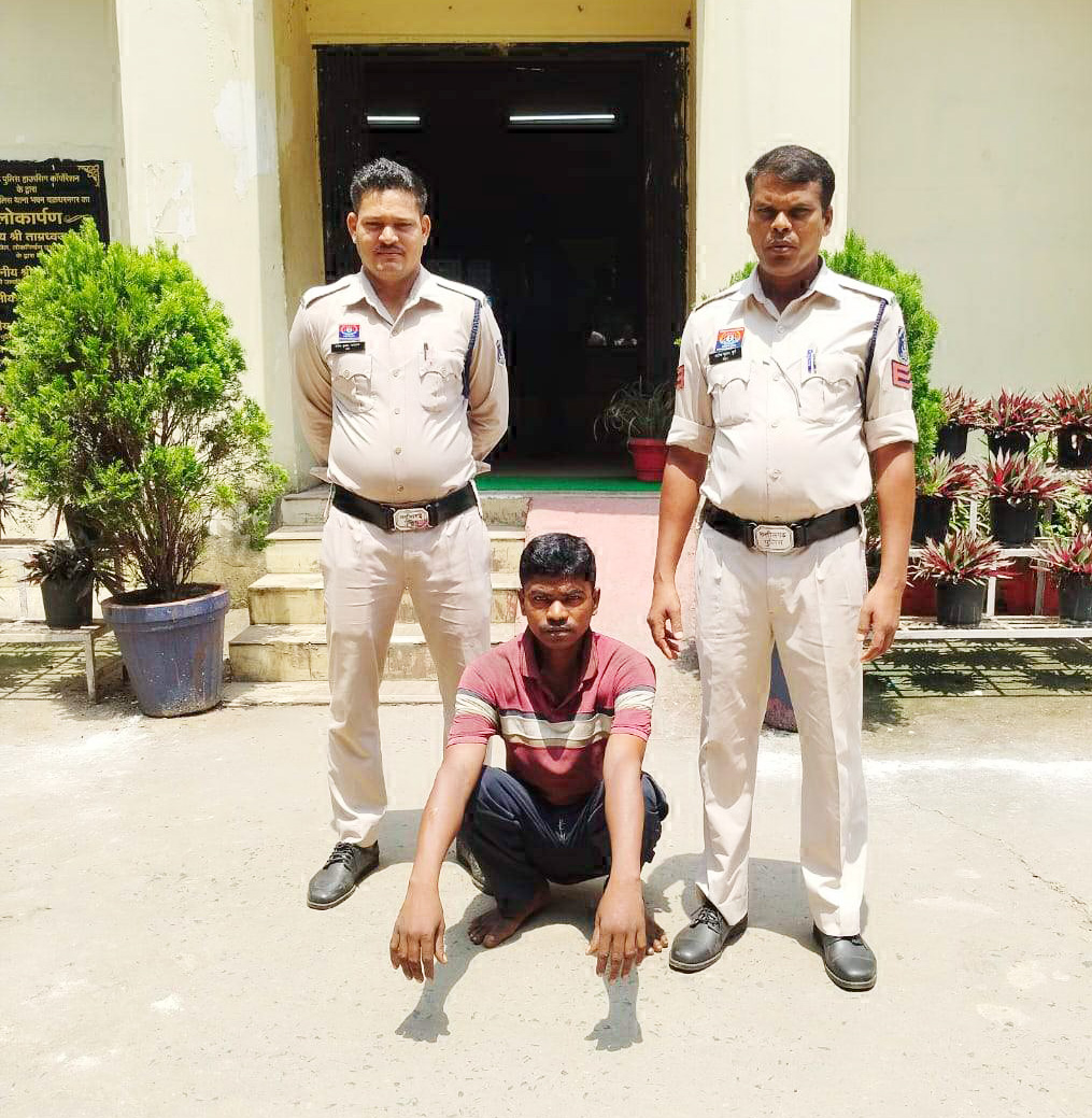 गौवंश तस्करी, फरार वाहन चालक गिरफ्तार 