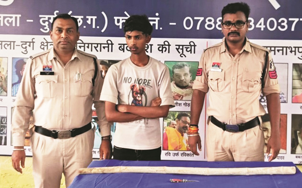 शराब पीने के लिए पैसा नहीं देने पर प्राणघातक हमला, नाबालिग सहित दो आरोपी गिरफ्तार