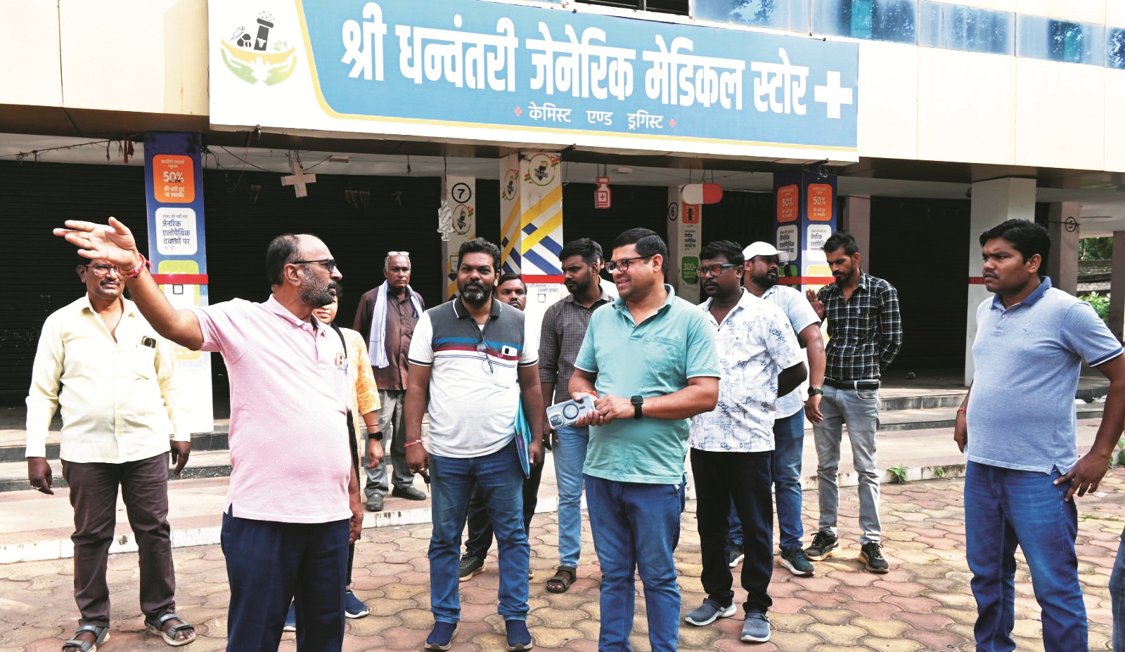 आयुक्त ने प्रगति मार्केट में निर्मित  दुकानों के संचालन में लाई तेजी   