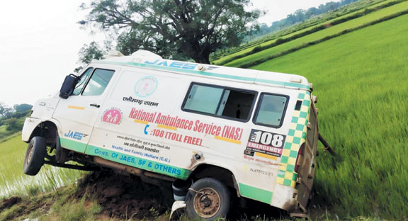 108 एंबुलेंस दुर्घटनाग्रस्त, जनहानि नहीं