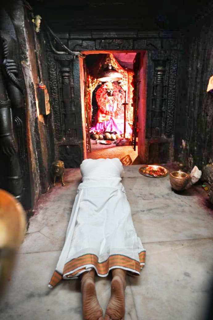  डिप्टी सीएम शर्मा ने की माँ दंतेश्वरी की पूजा-अर्चना