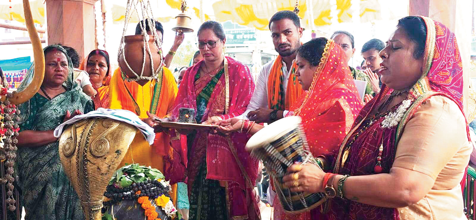 शीतलेश्वर शिव मंदिर में  मनाई स्थापना दिवस