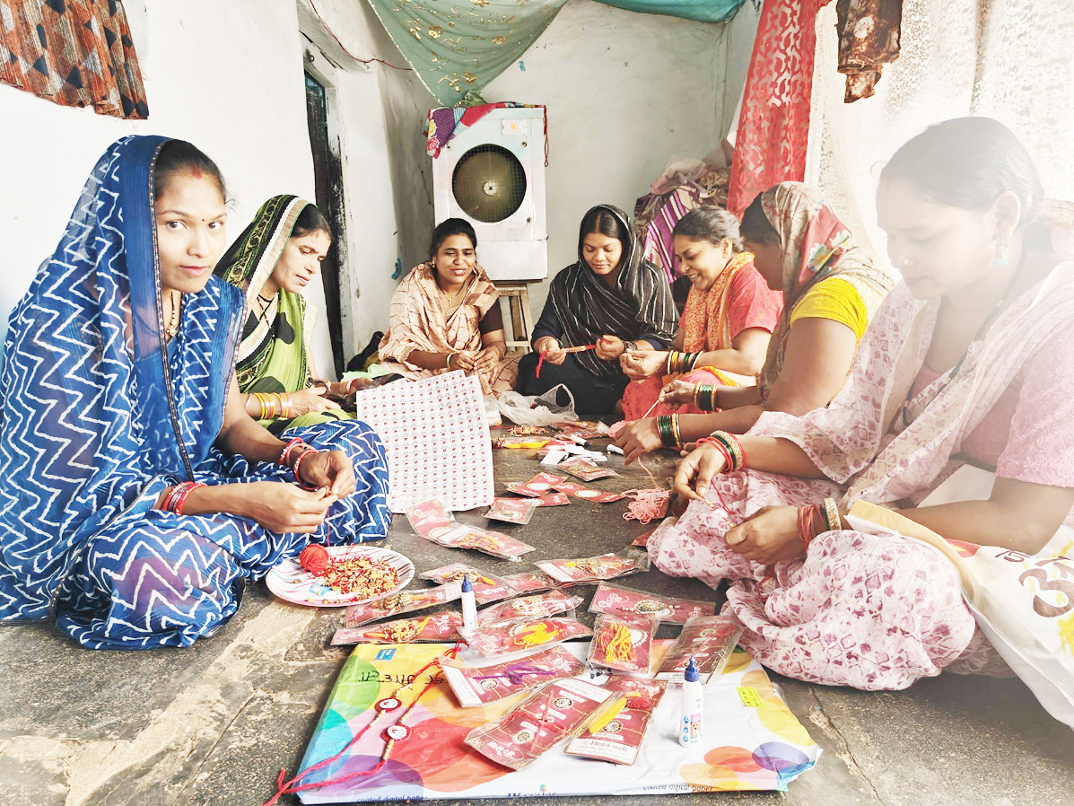 बहनों का सुरक्षासूत्र बना बिहान दीदीयों के लिए स्वरोजगार का अवसर