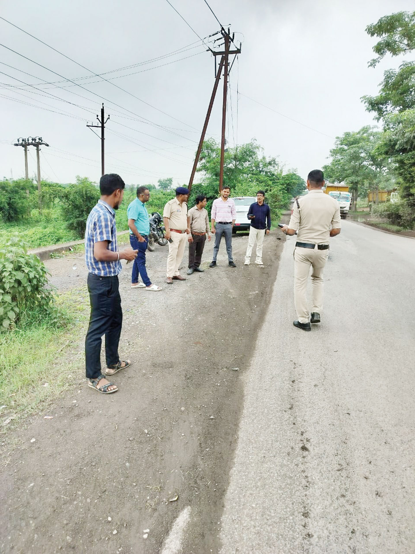 अमलीभौना मार्ग पर सडक़ दुर्घटना की हो रही जांच