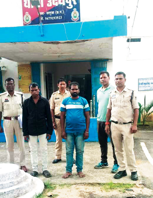 दुकान में चोरी, 2 फरार आरोपी गिरफ्तार