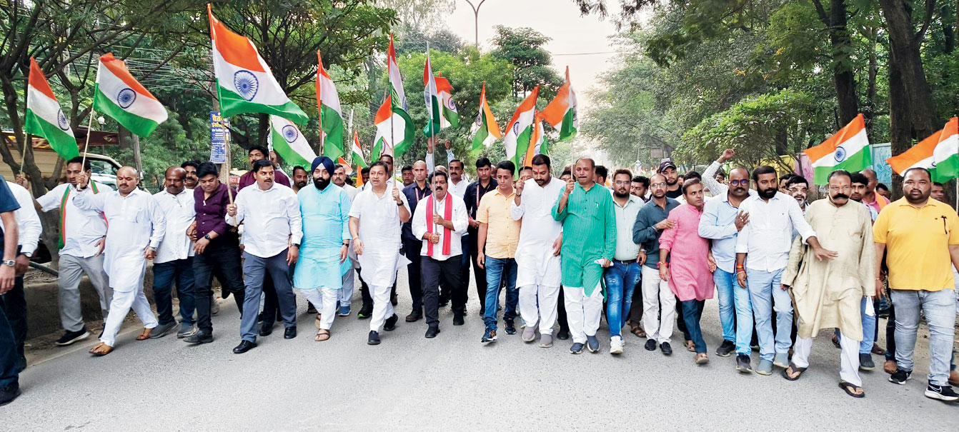  तिरंगा यात्रा में शामिल हुए डिप्टी सीएम शर्मा