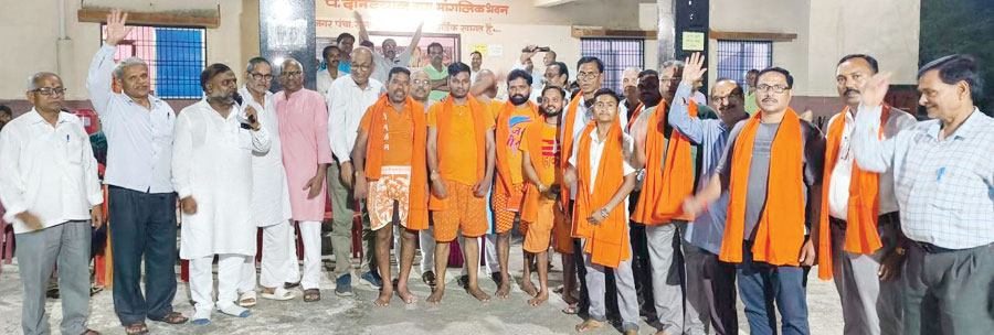 24 घंटे सेवा कार्य करने वाले स्वयंसेवकों का सम्मान