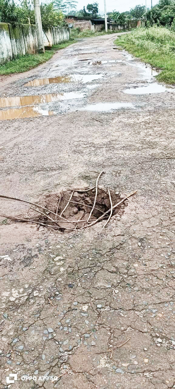  सडक़ बदहाल, तीन साल से मरम्मत का इंतजार