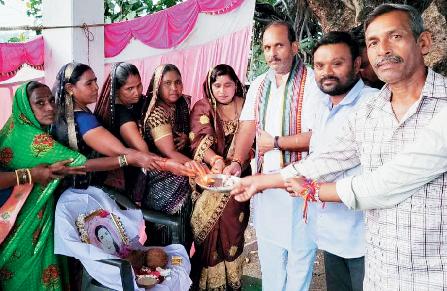 मिनीमाता की पुण्यतिथि पर योगेश ने दी श्रद्धांजलि