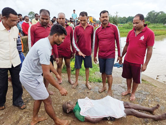 नदी में नहाते बुजुर्ग डूबा, मौत