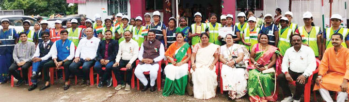 पालिकाध्यक्ष राजू जायसवाल ने किया ध्वजारोहण