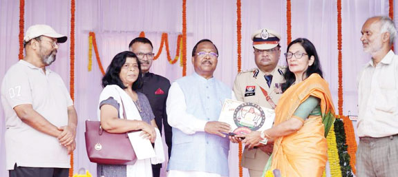 राष्ट्रीय पर्व पर देहदान करने वाले परिवार सम्मानित