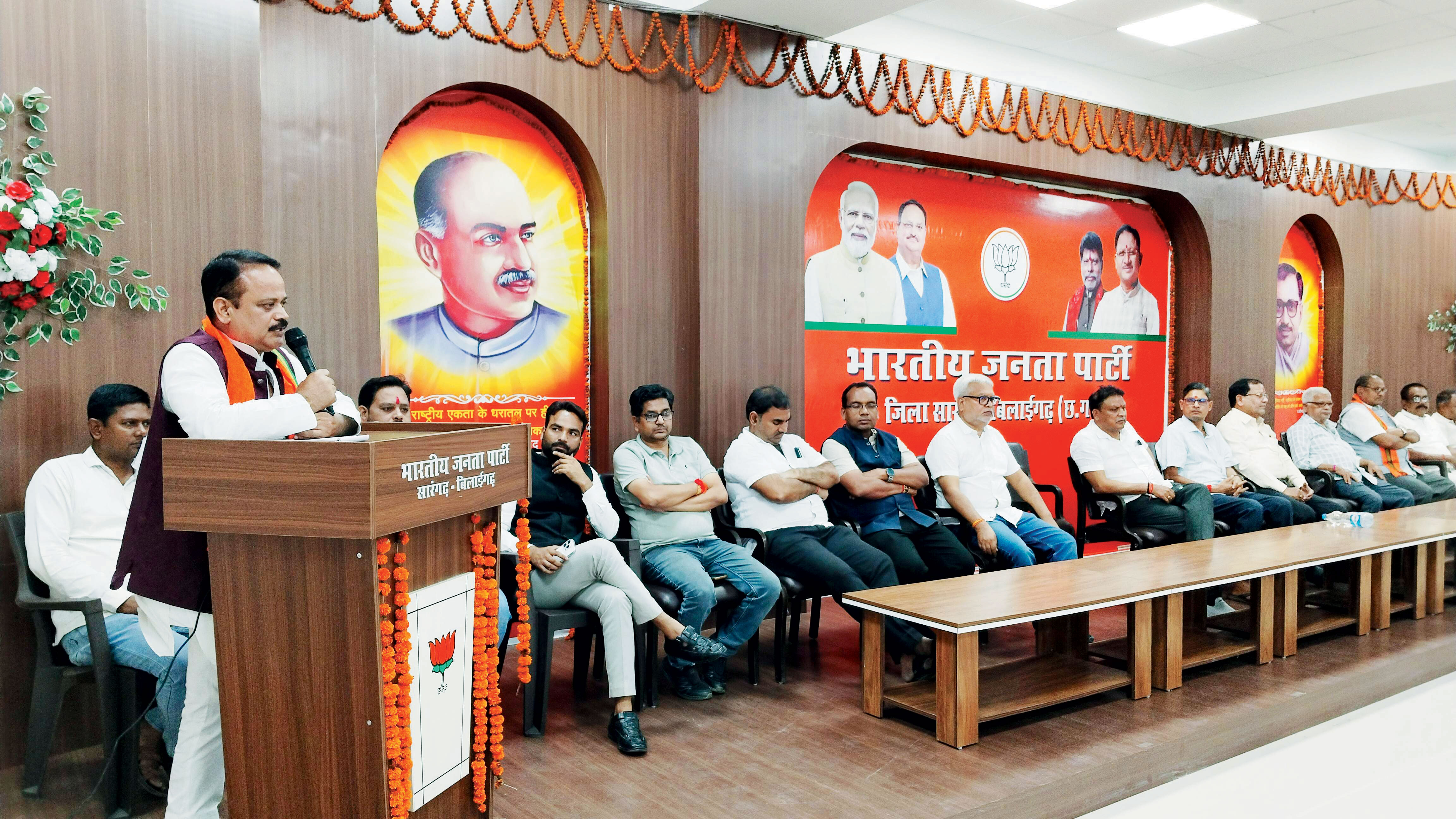 अटल बिहारी को भाजपाइयों ने दी श्रद्धांजलि